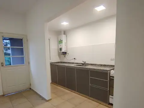 Casa en Alquiler con 1 cochera