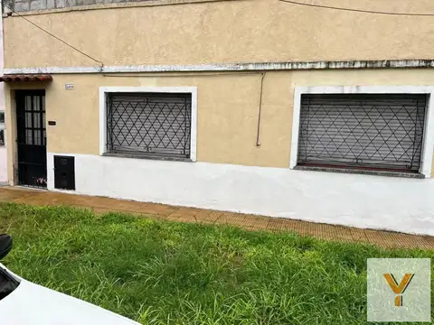 Casa en venta - 2 Dormitorios 1 Baño - 174Mts2 - Villa Maipú