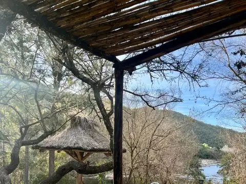 Casa Con Bajada Al Rio