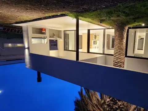 Casa en Alquiler en Pilar del Este - San Ramiro, USD 1.500
