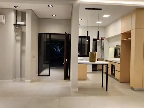 Casa en Alquiler 1 año