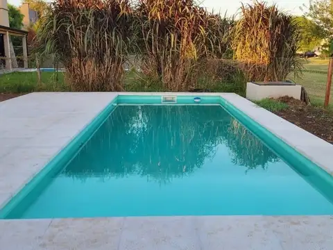 Casa 4 ambientes con 2 baños