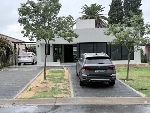 CASA EN ALQUILER EN SAN RAMIRO - PILAR