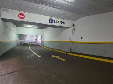 Cochera en Once! excelente precio y acceso fácil