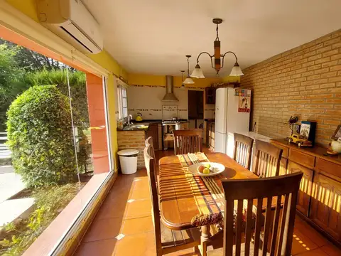 Casa 3 ambientes con 2 baños