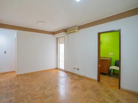 Dos ambientes con cocina separada - Apto profesional - Seguridad 24 hs