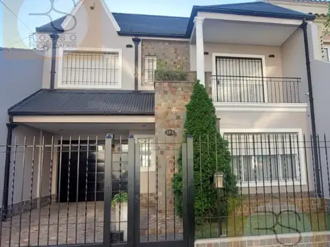 Casa 5 Ambientes en Venta - Ramos Mejía