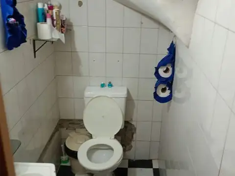 Casa 6 ambientes con 2 baños