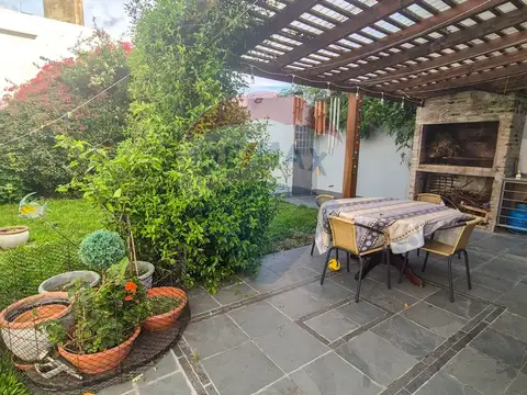 Venta casa en Malvín Sur tres dormitorios cochera