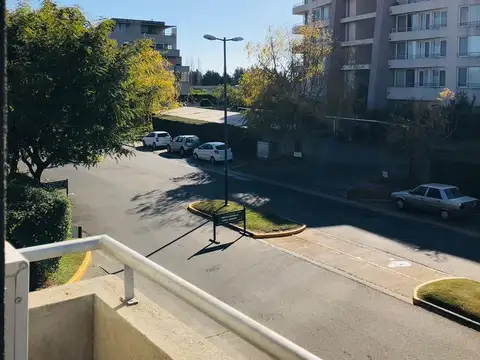 Av. de los lagos  al 1600