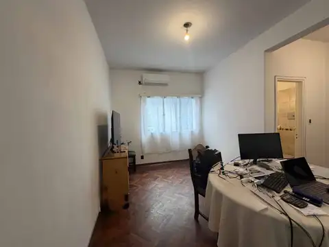Vendo Apartamento 2 dormitorios patio Ciudad Vieja
