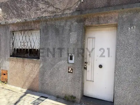 CASA A RECICLAR EN VENTA — GUALEGUAY 548