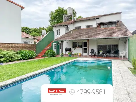 Chalet 4 dormitorios Venta - Olivos-Golf