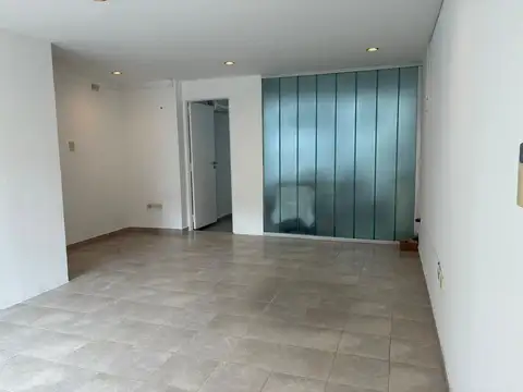 Local en venta próximo a Avenida 44