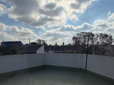 Depto Tipo Casa 4 ambientes con 3 baños