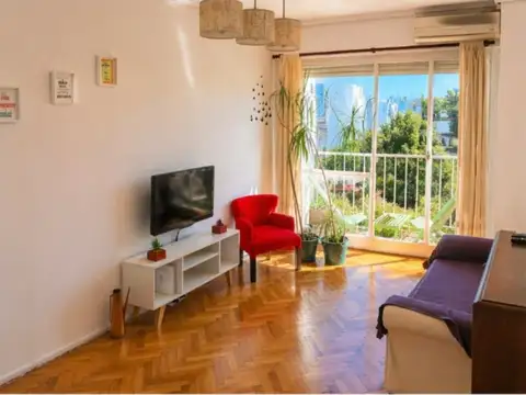 AGUILAR 2500, Piso 1