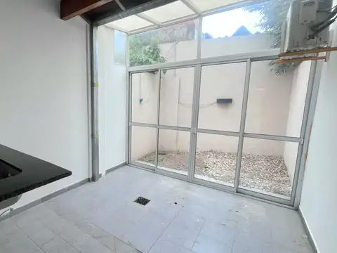 Casa en Alquiler en Ramos Mejía, $ 950.000