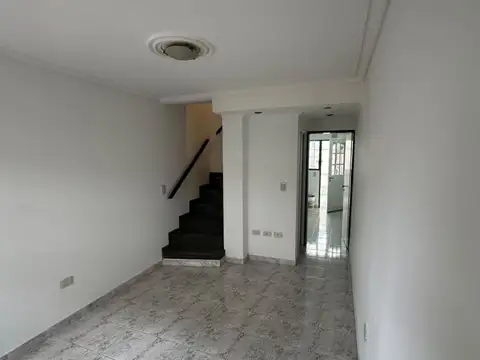 Casa en Alquiler en Ramos Mejía, $ 950.000