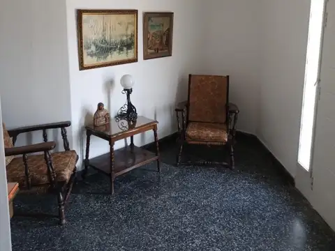 CASA EN VENTA EN MERLO CENTRO