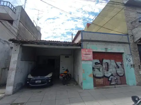 Av. Presidente Juan Domingo Perón 5600, Piso PB