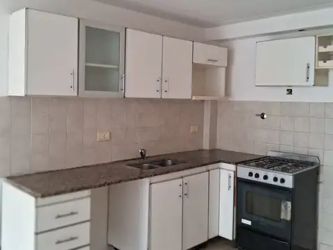 Monte Castro Alquiler  Semipiso 2 Ambientes con Balcón