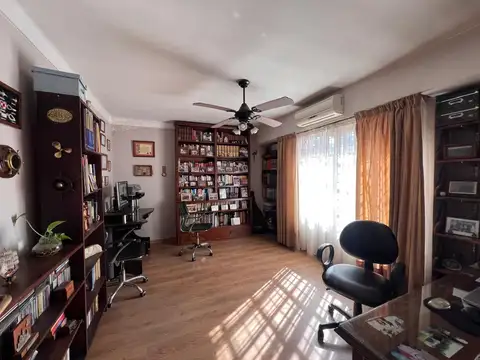 GRAN CHALET EN PALOMAR - 4 DORMITORIOS - 4 BAÑOS