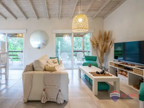 Casa 5 ambientes con 3 baños