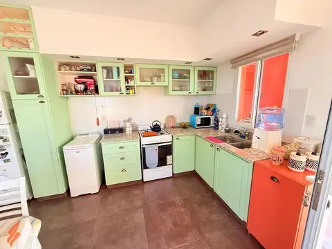 Casa 5 ambientes con 2 baños