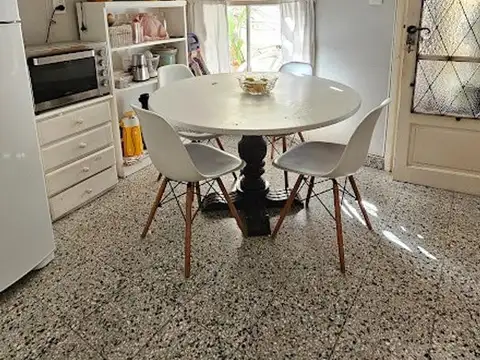 Casa 4 ambientes con 1 baño