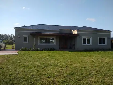 ALQUILER TEMPORARIO, CASA EN BARRIO CERRADO 