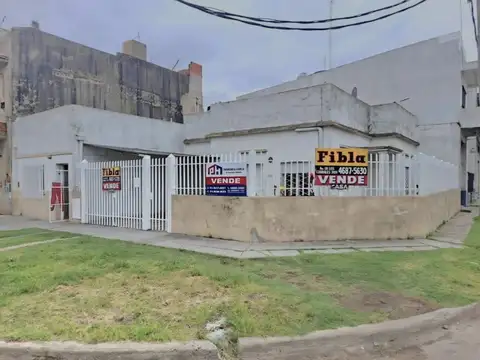 Venta casa 3 amb con cochera y local