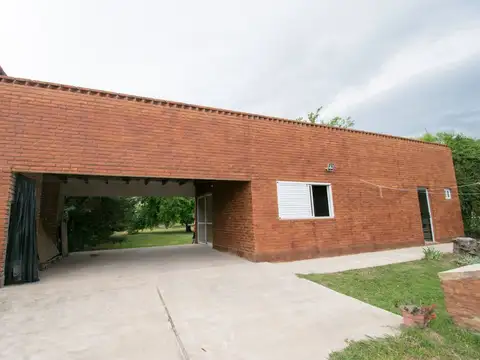 QUINTA CON GRAN TERRENO Y SUM