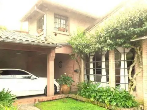 Casa en Venta con 1 cochera