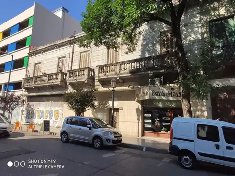 Casa con locales / lote 