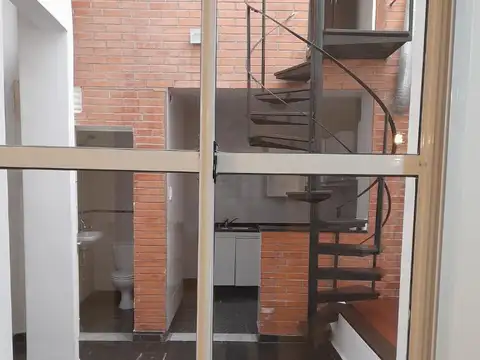 Depto Tipo Casa 4 ambientes con 3 baños
