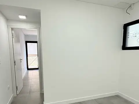 Oficina 2 ambientes con 1 baño