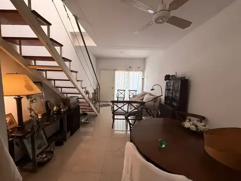 VENTA Casa Triplex en Coghlan