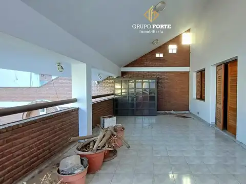 Casa en Venta con 10 cocheras