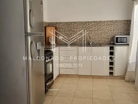 Casa 3 ambientes con 2 baños