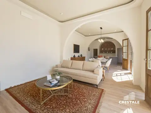 Venta - Casa 3 dormitorios con Jardín y piscina - Lourdes - Rosario.