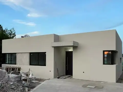 Casa 4 ambientes con 3 baños