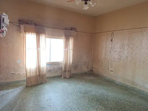 Casa 3 ambientes con 1 baño