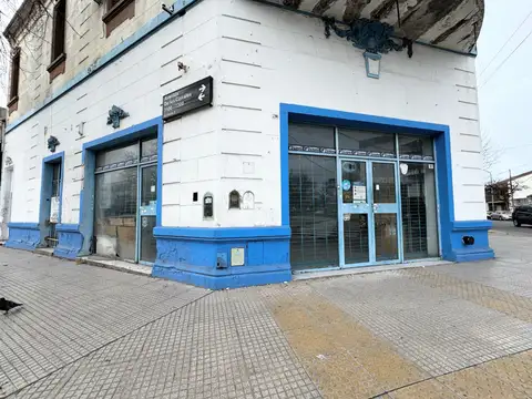 ALQUILER LOCAL EN ESQUINA MATADEROS  162m2 