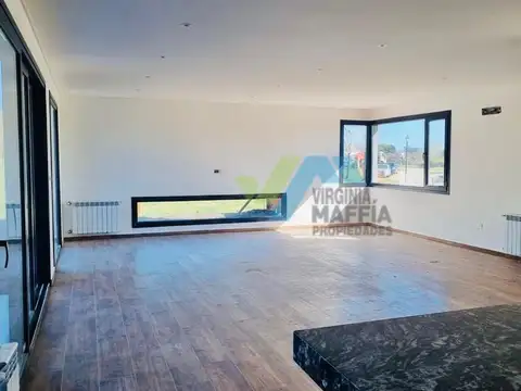 Casa 5 ambientes con 3 baños