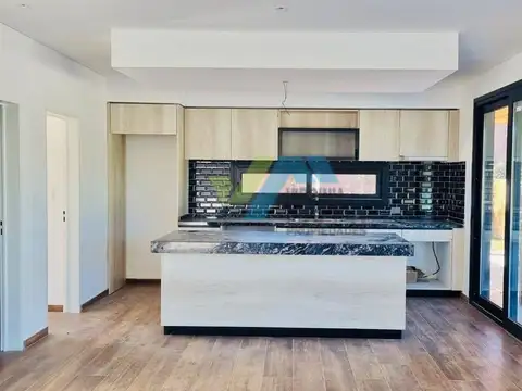 Casa en Venta en Medal Country club, USD 295.000