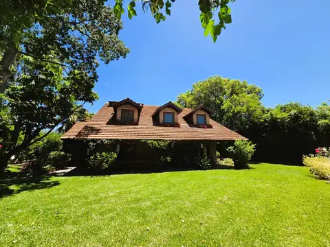 Casa en LA HORQUETA -a cuadras Colegio GOETHE