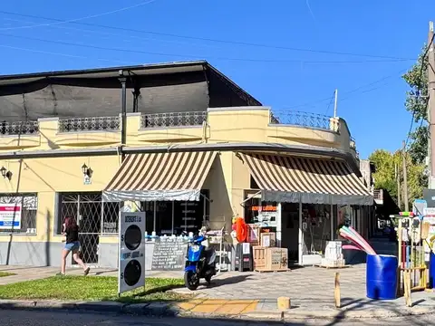 CASA EN VENTA 5 AMBIENTES CON LOCAL RAMOS MEJIA