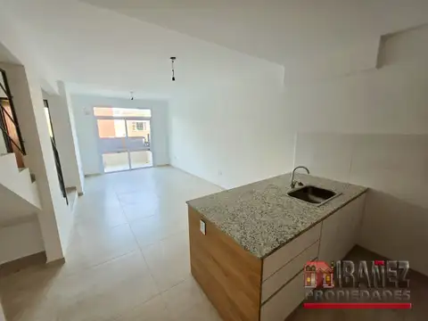 Depto Tipo Casa en Venta de 2 dormitorios
