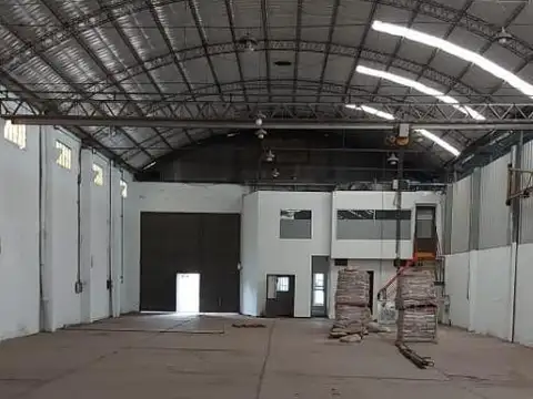 GALPON CON OFICINAS SOBRE RODRIGUEZ PEÑA - 850 M2