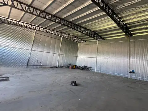 Alquiler deposito 1200m2 en Moreno parque industrial